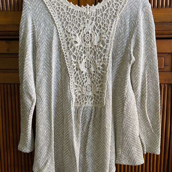 Altar’d States Women’s Sweater - Picture 2 of 5